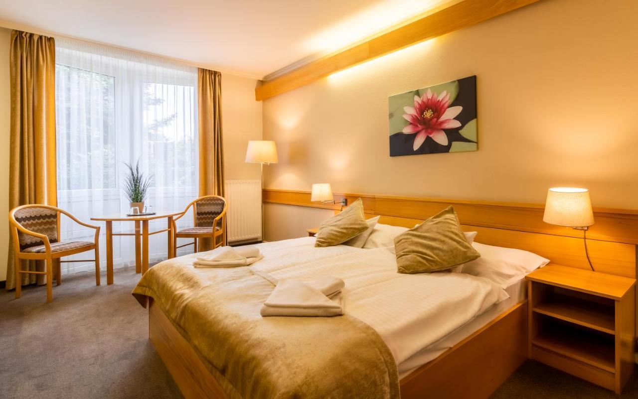 Aqua Hotel Termal Mosonmagyaróvár エクステリア 写真
