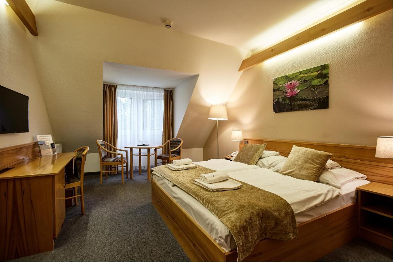 Aqua Hotel Termal Mosonmagyaróvár エクステリア 写真