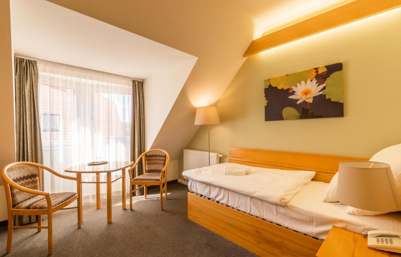 Aqua Hotel Termal Mosonmagyaróvár エクステリア 写真