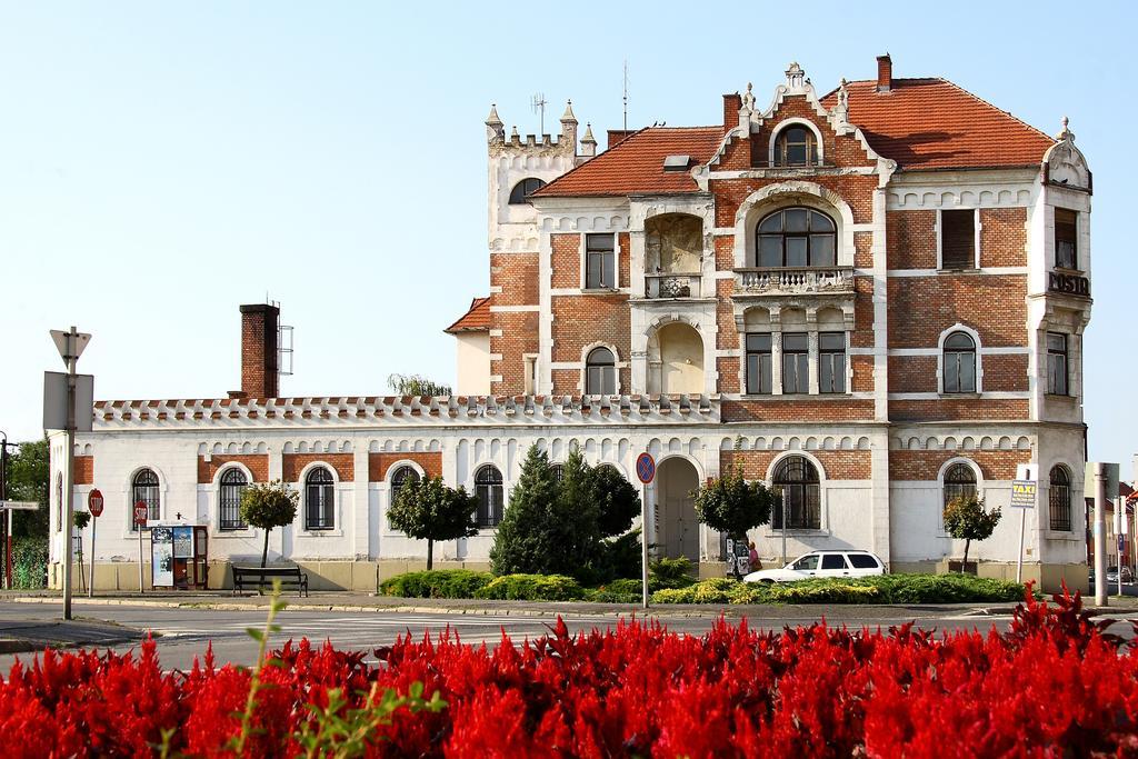 Aqua Hotel Termal Mosonmagyaróvár エクステリア 写真