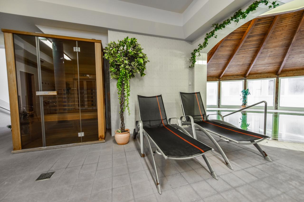 Aqua Hotel Termal Mosonmagyaróvár エクステリア 写真